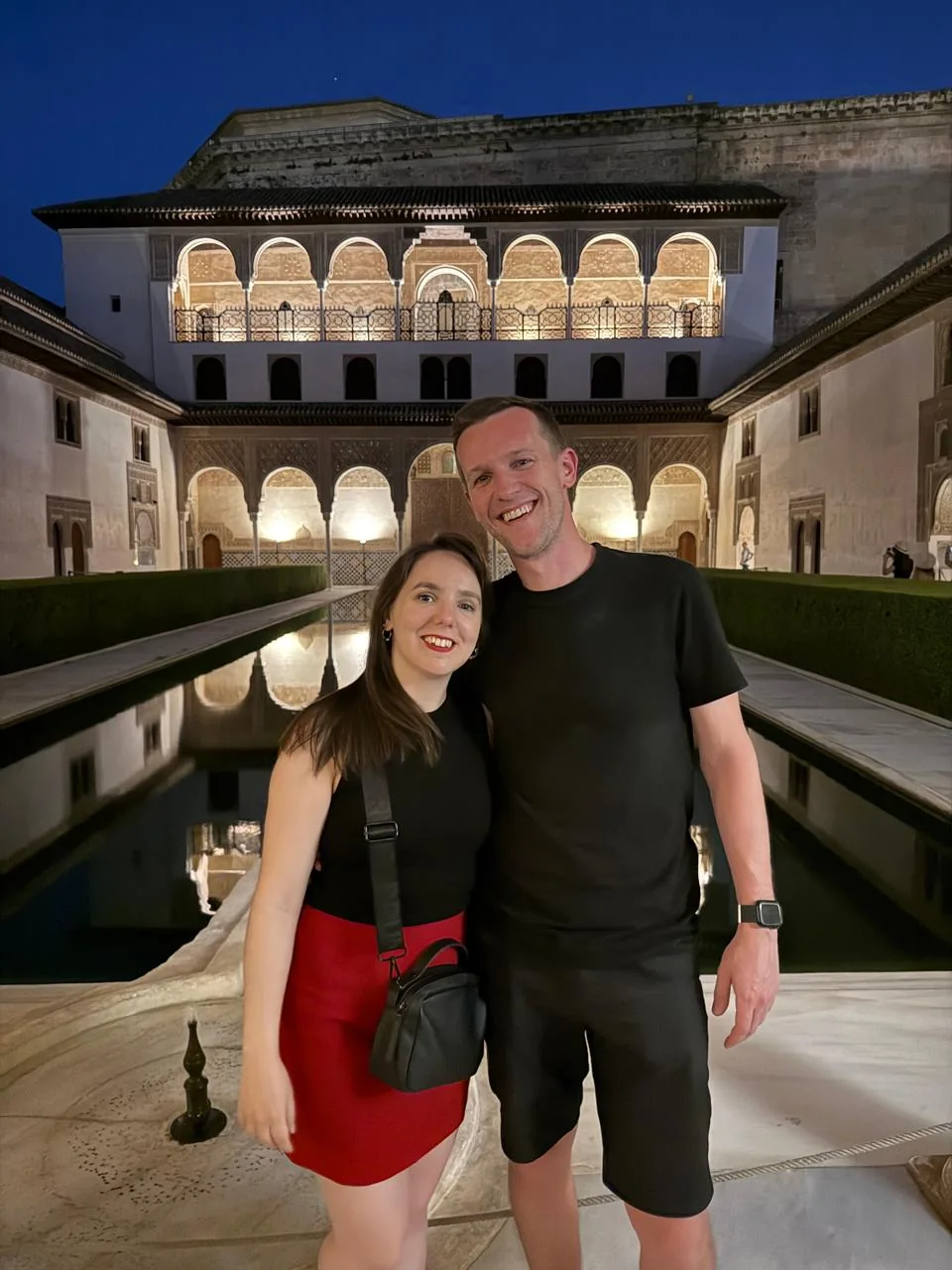 Manu y Fran juntos durante un viaje nocturno